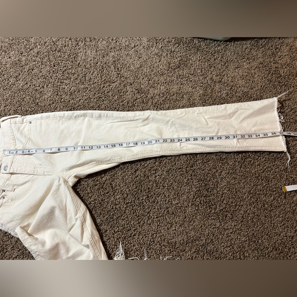 J Crew 9” Demi Boot Crop Off-White Frayed Jeans Size 26T - Picture 10 of 11